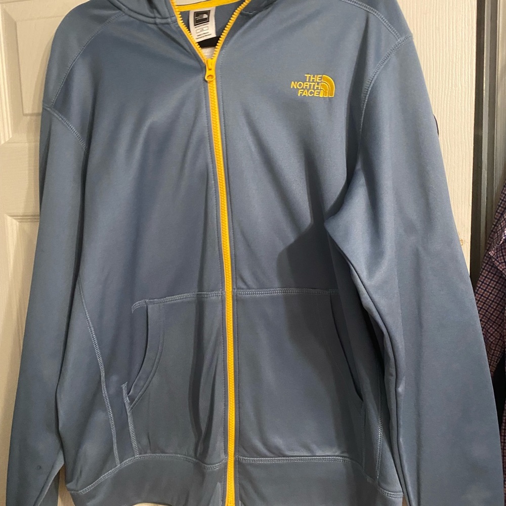 Almost new and hardly worn North Face size L Mens Jacket